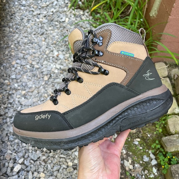 Gravity Defyer G•Defy Sierra Waterproof Hiking Boots Size 9 - Picture 1 of 11